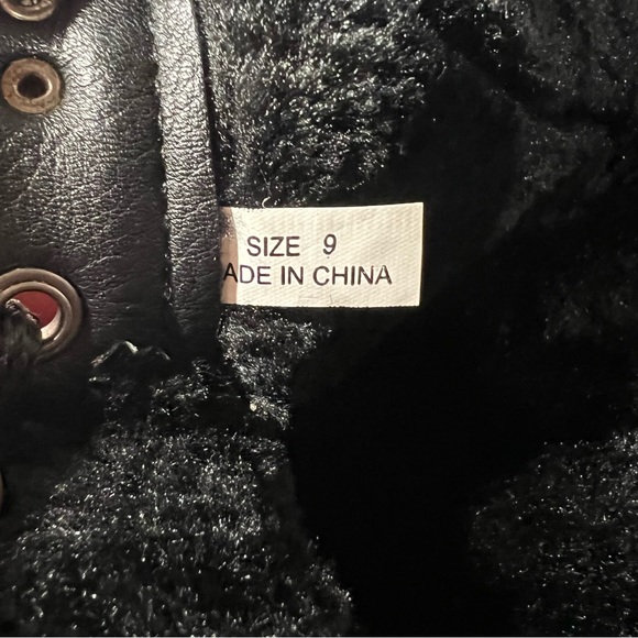 Steve Madden Black Waterproof Faux Fur Lined Boot Sz 9 - Picture 8 of 9